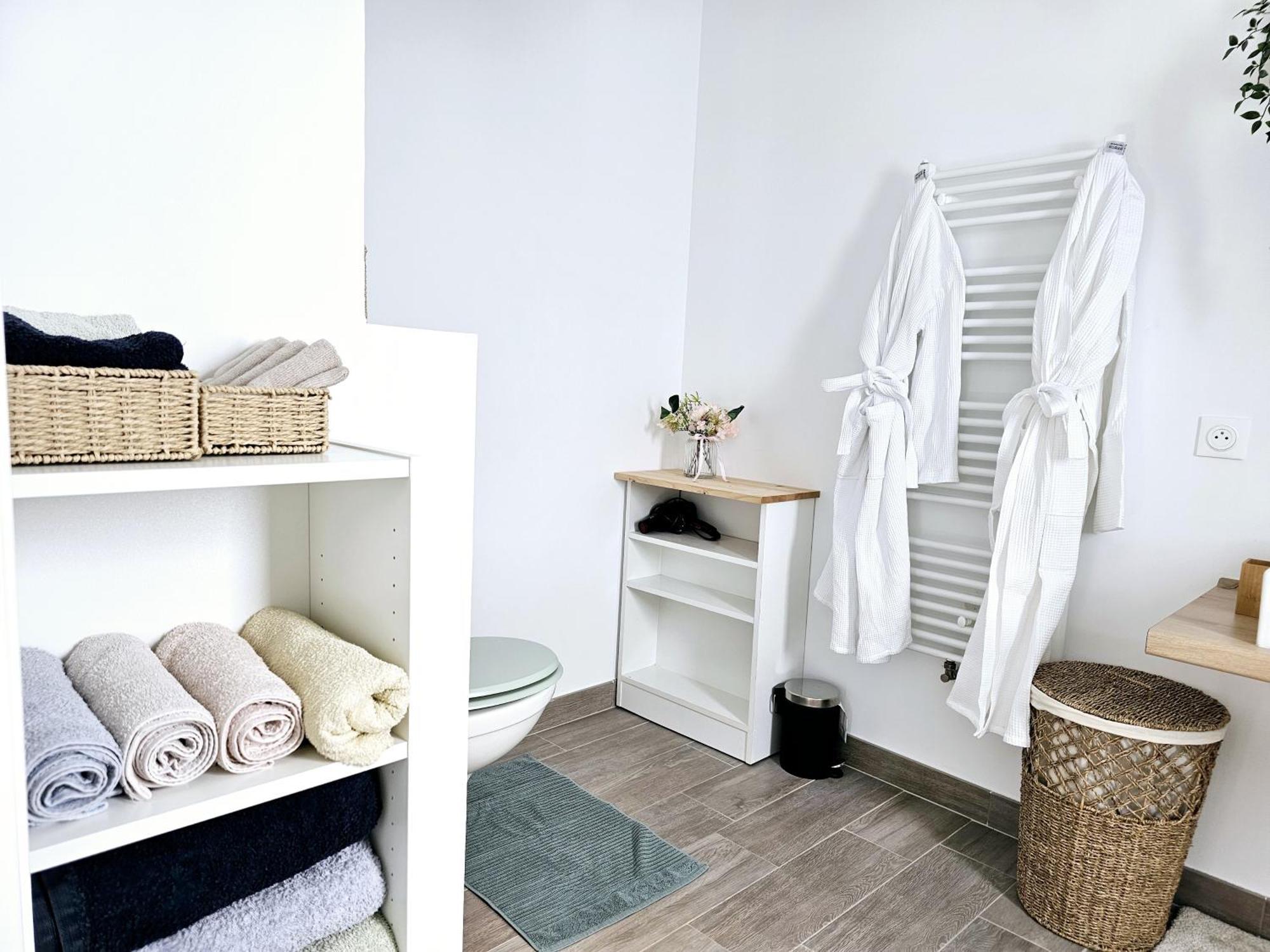 Lakeside Provence - Appartement Classe 4 Etoiles, Vue Sur Le Lac, Parking Sous-Sol, Double Clim มงโตซ์ ภายนอก รูปภาพ
